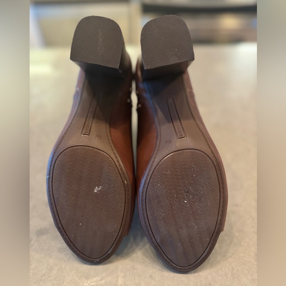 NWOT Brown Tommy Hilfiger open toe booties - Picture 4 of 5